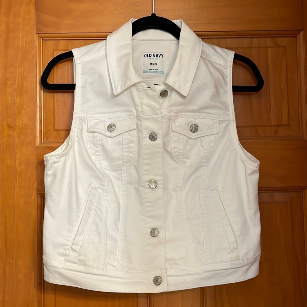 Sleeveless jean vest